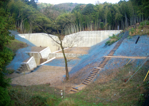 (砂)香住東谷川砂防えん堤工事